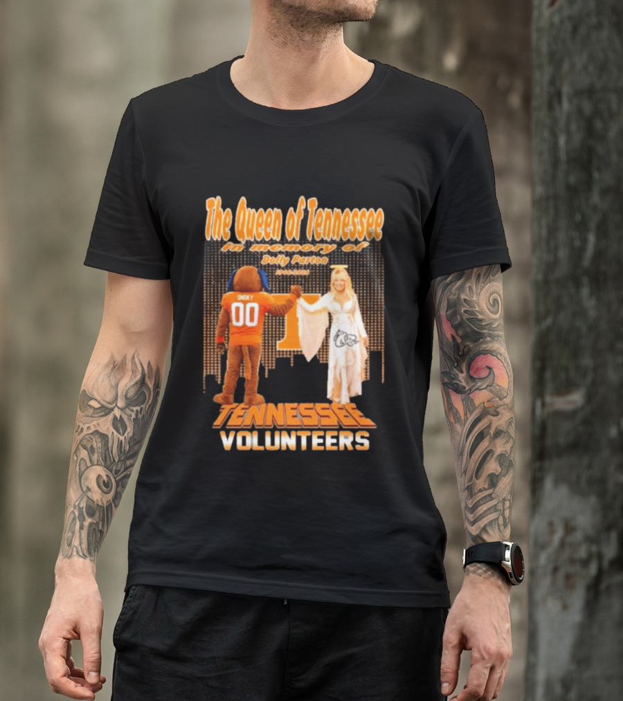 The Queen Of Tennessee In Memory Of Dolly Parton Smoky Tennessee Volunteers 1946 2026 T-Shirt