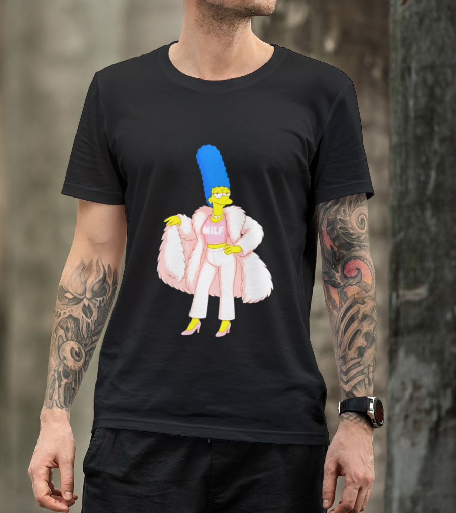 Marge Simpson Milf Pink Fur Coat The Simpsons Cartoon Iconic Character Fashion T-Shirt