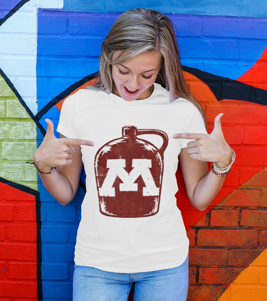 Minnesota Golden Gophers Football Jug M T-Shirt