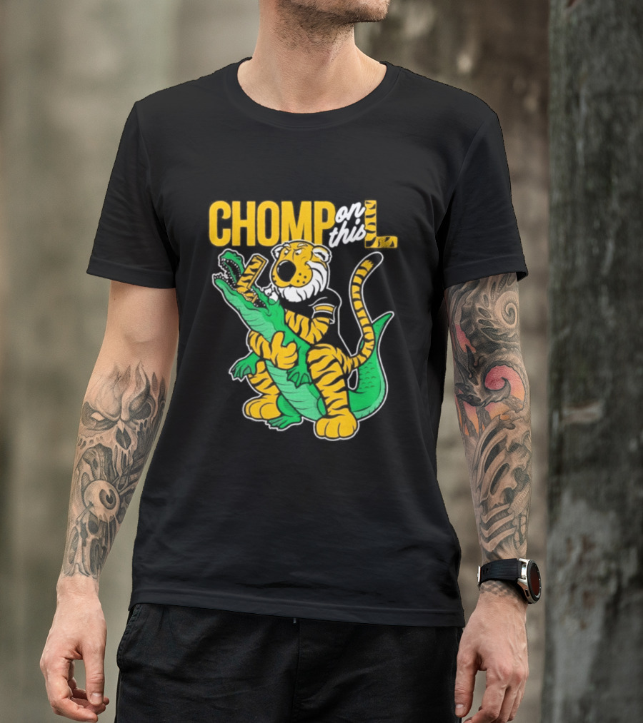 Missouri Chomp On This L Tiger And Alligator Face Off T-Shirt