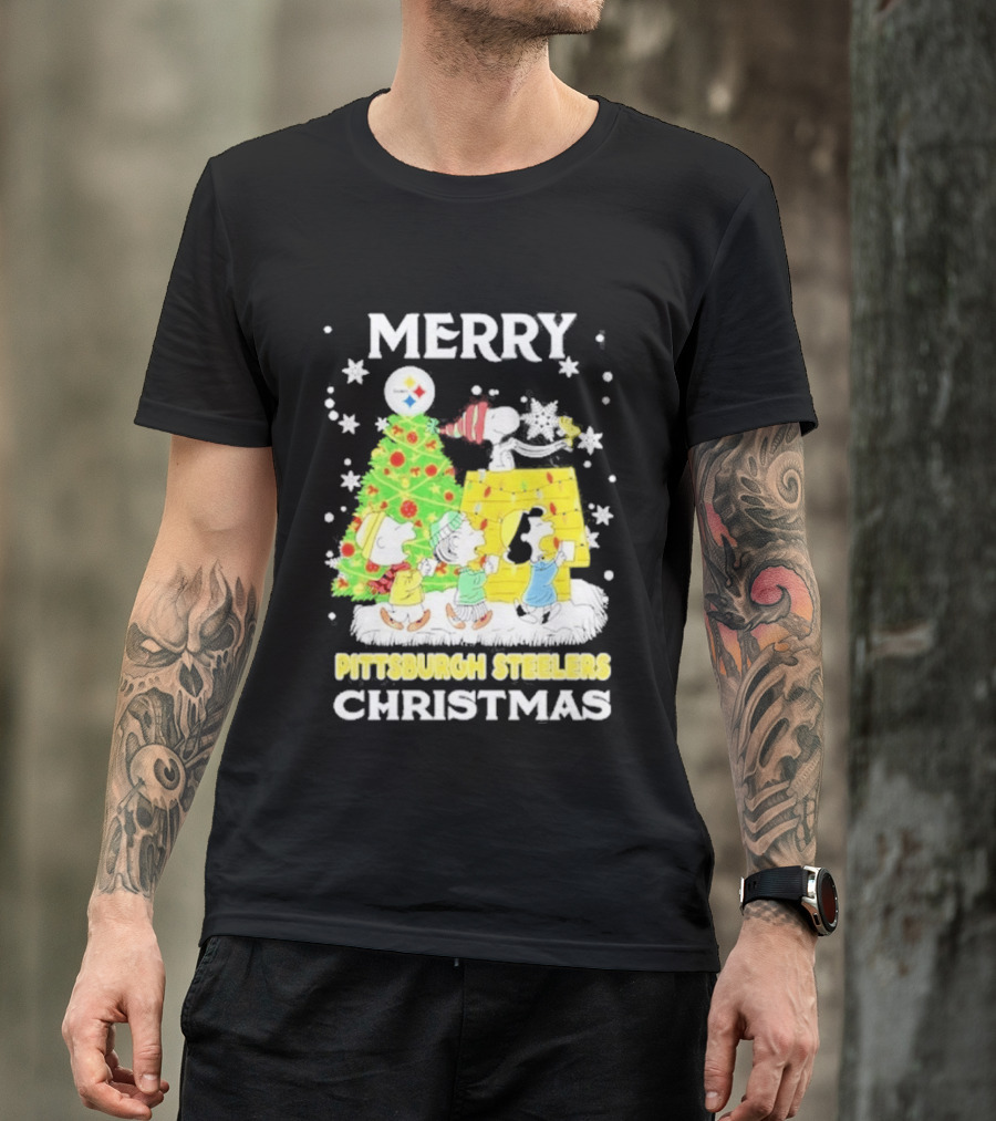 Merry Christmas 2026 Pittsburgh Steelers Peanuts Tree And Snoopy T-Shirt
