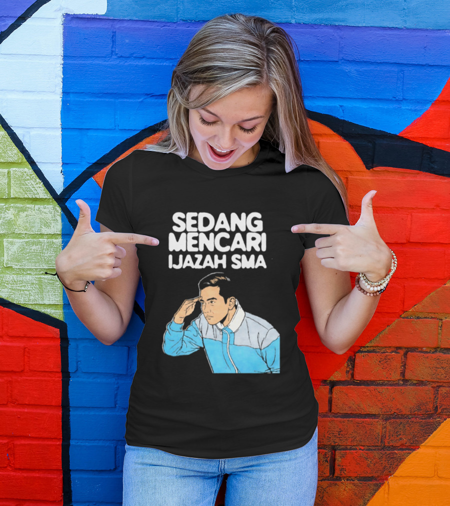 Sedang Mencari Ijazah SMA Man In Blue Jacket Visual T-Shirt