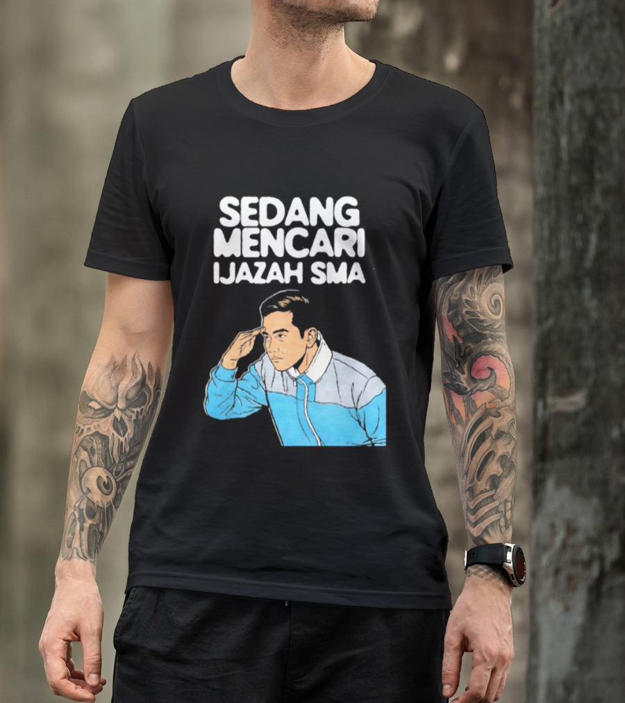 Sedang Mencari Ijazah SMA Man In Blue Jacket Visual T-Shirt