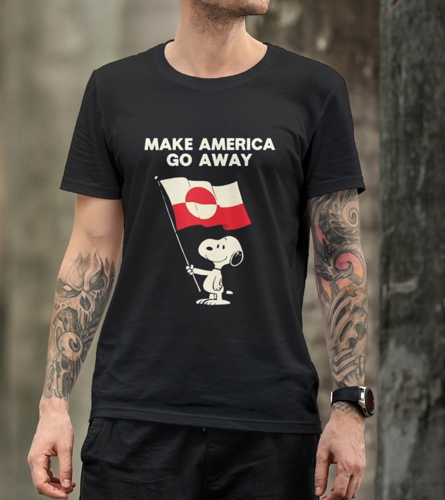 Snoopy Holding Greenland Flag Make America Go Away T-Shirt