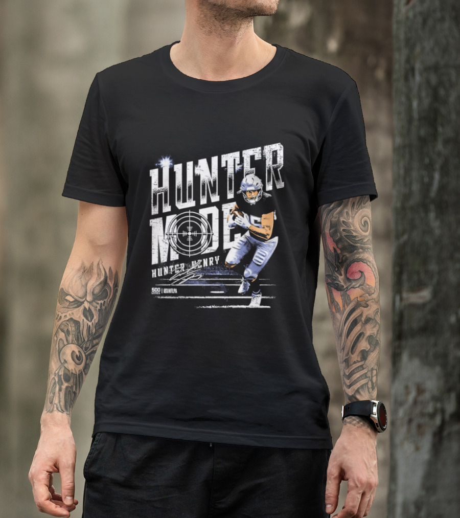 Hunter Henry Hunter Mode New England Patriots Target Accuracy Football T-Shirt