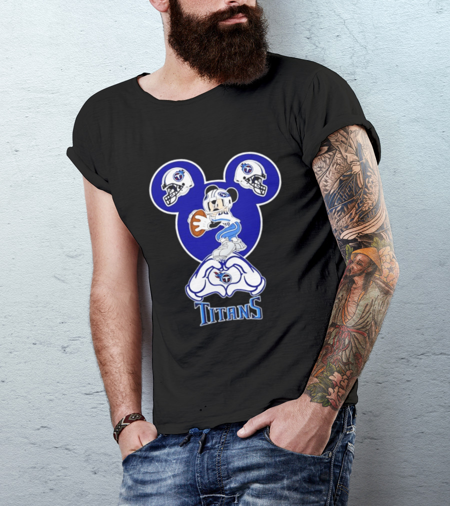 Tennessee Titans Mickey Mouse Football Heart Hands T-Shirt
