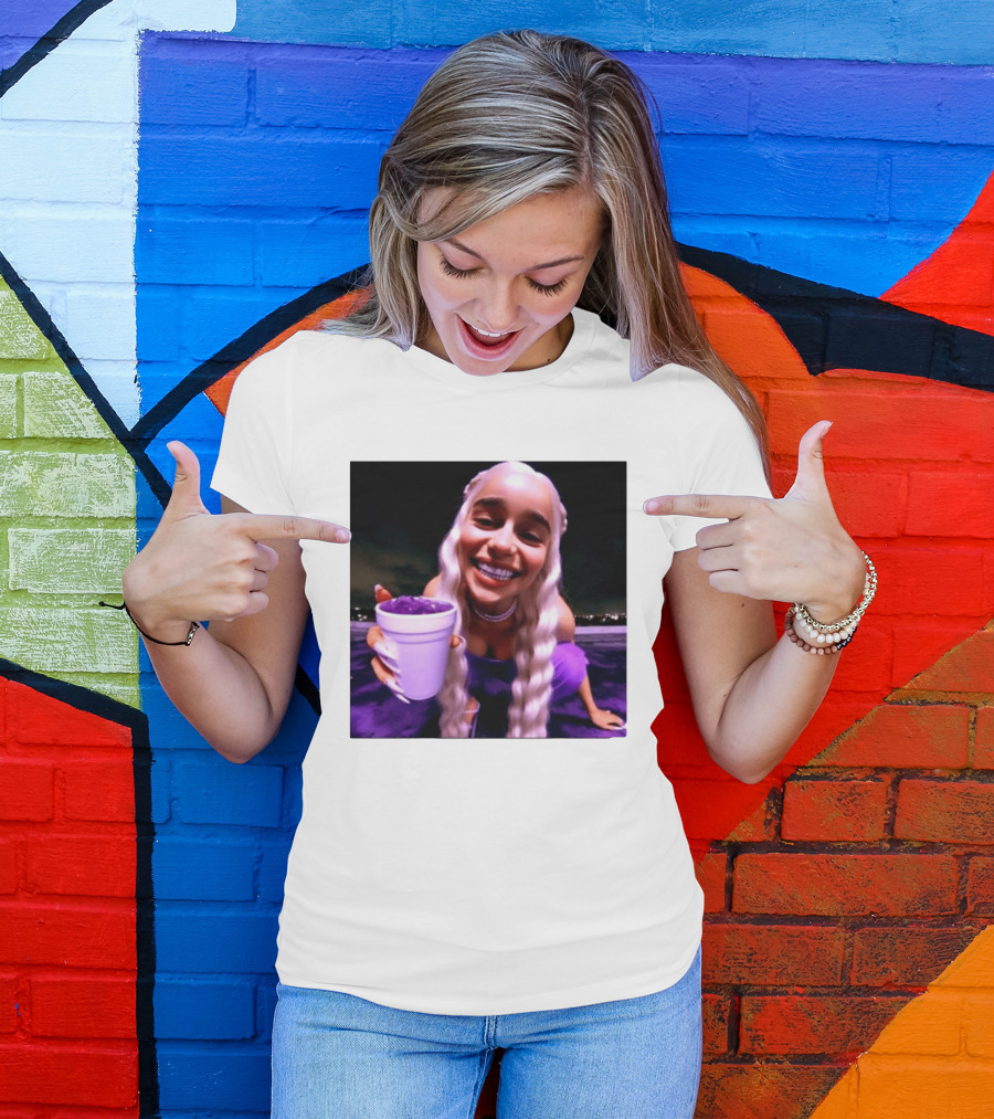 Emilia Clarke Purple Cup Queen Of Dragons Vibrant Smile T-Shirt