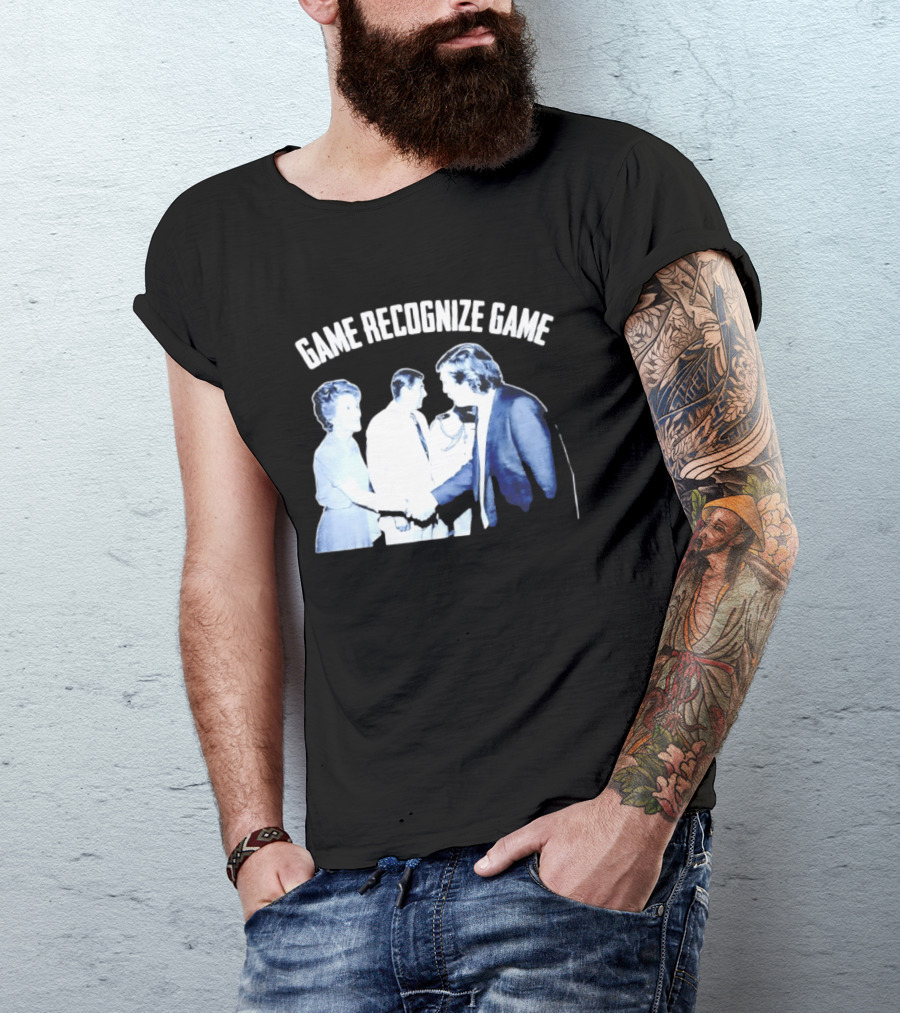 Game Recognize Game Donald Trump Shakes Hands With Ronald Reagan T-Shirt