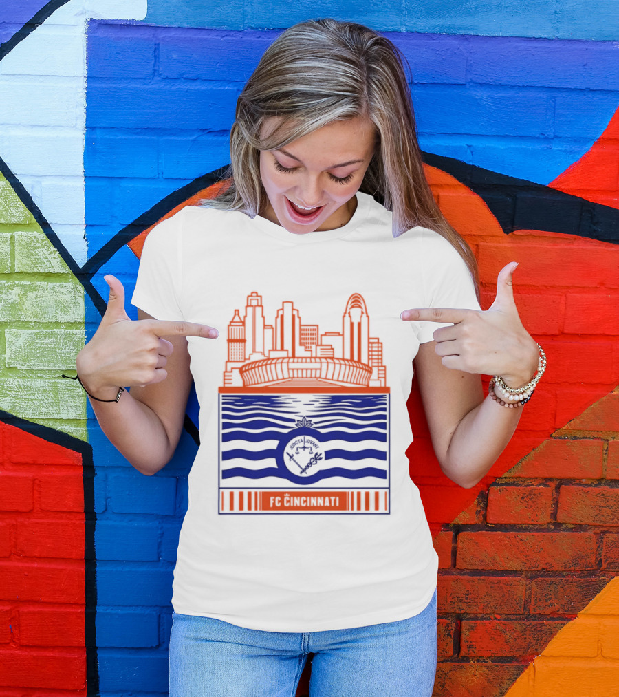 FC Cincinnati Stadium Skyline With River Flag T-Shirt
