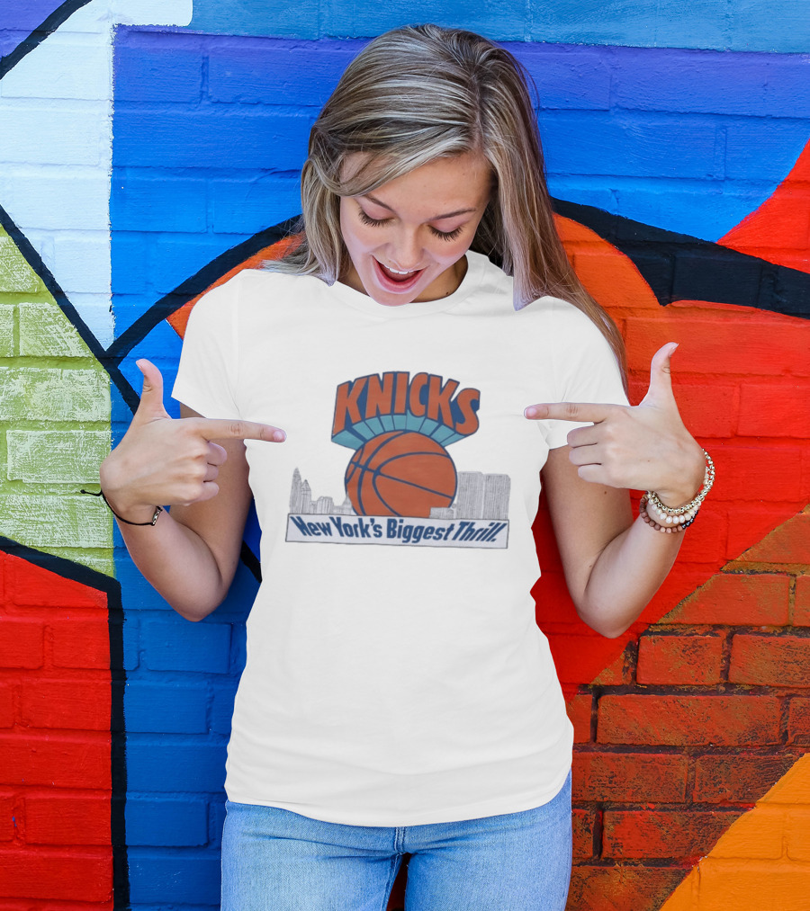 Knicks New York's Biggest Thrill Basketball Skyline T-Shirt