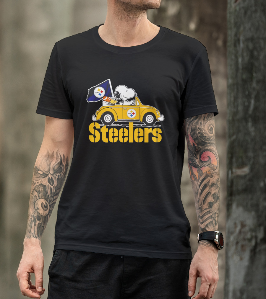 Pittsburgh Steelers Snoopy Woodstock Driving Yellow Car T-Shirt