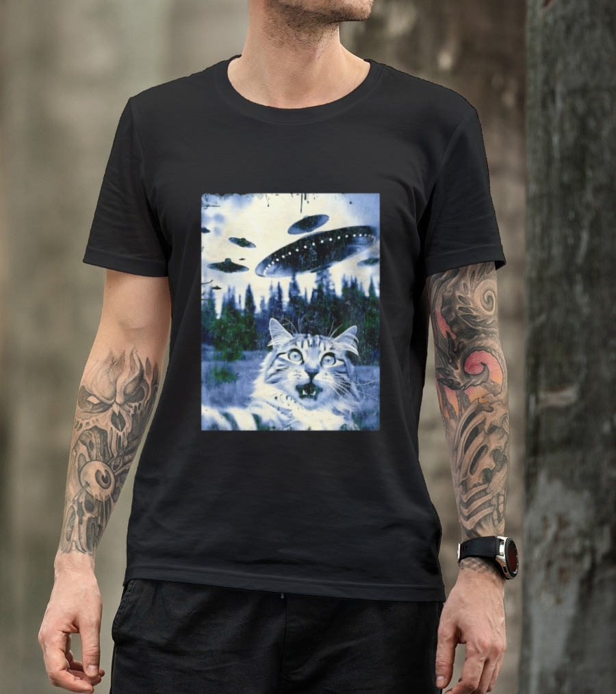 UFO Cat Extraterrestrial Surprise Scene T-Shirt