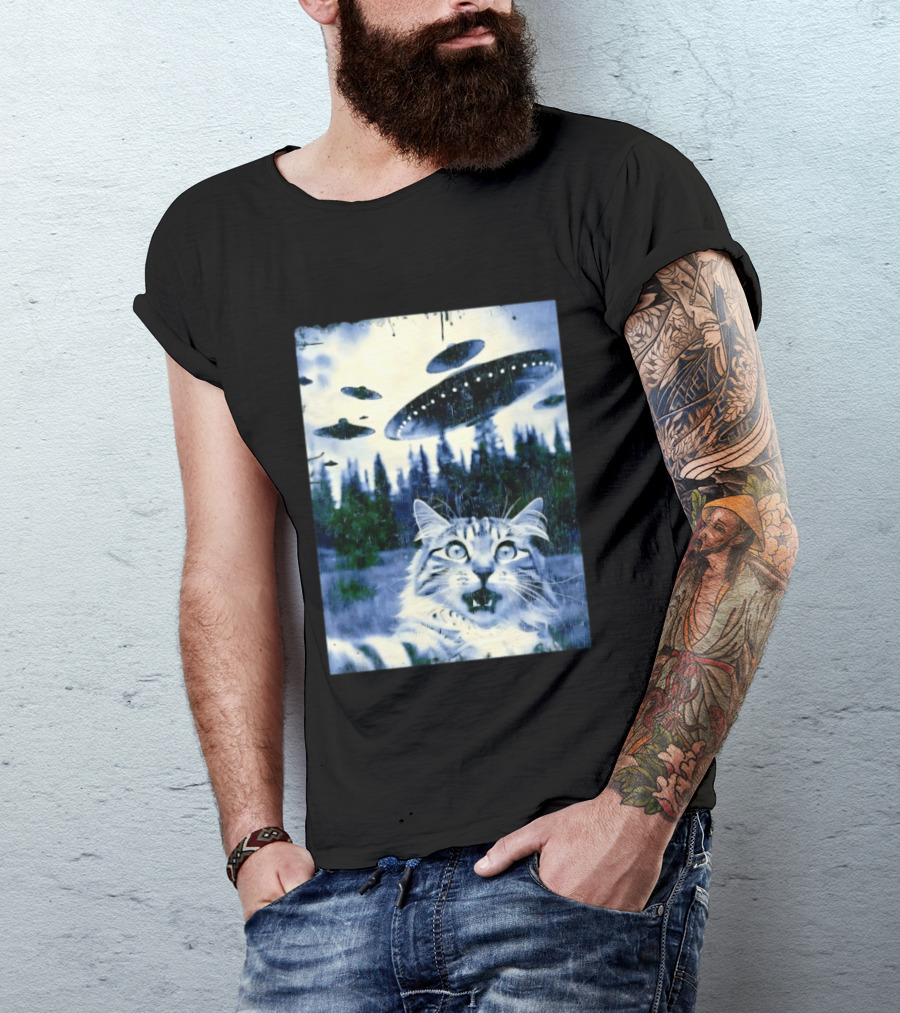 UFO Cat Extraterrestrial Surprise Scene T-Shirt