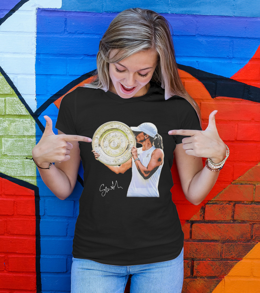Iga Swiatek Wimbledon Champion Trophy Celebration T-Shirt