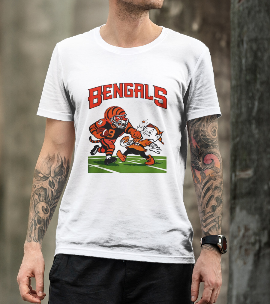 Bengals Tiger Player Tackling Browns Elf Cleveland Rivalry T-Shirt