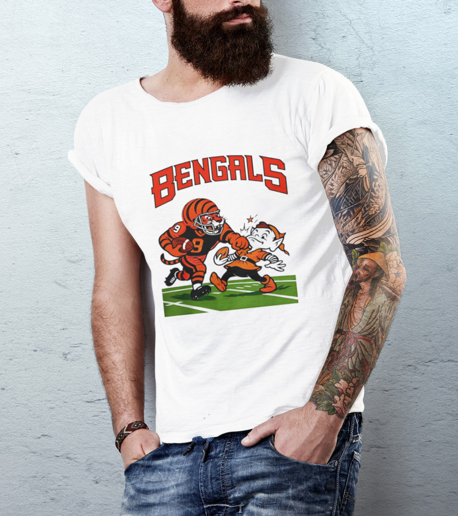 Bengals Tiger Player Tackling Browns Elf Cleveland Rivalry T-Shirt