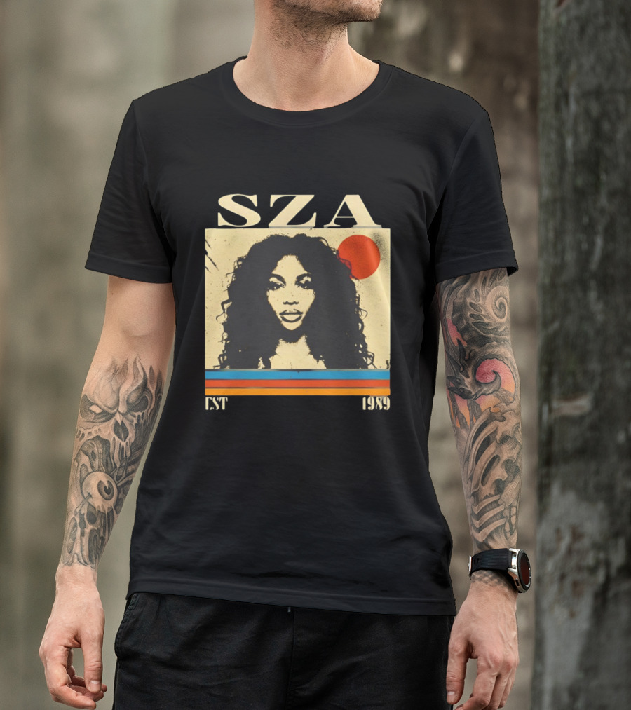 SZA EST 1989 Vintage Style Portrait With Retro Sun And Stripes T-Shirt