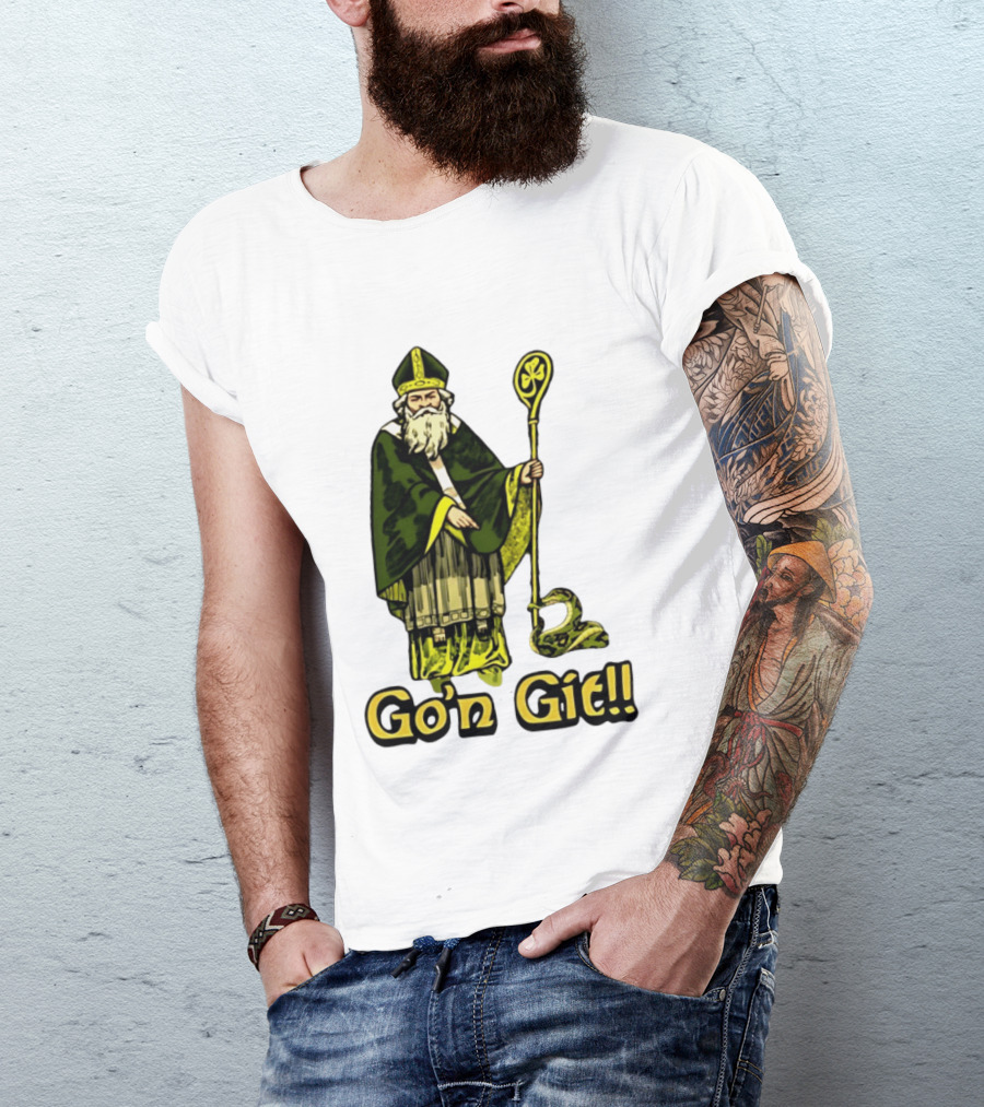 St Patrick With Shamrock Staff And Snake Go'n Git T-Shirt