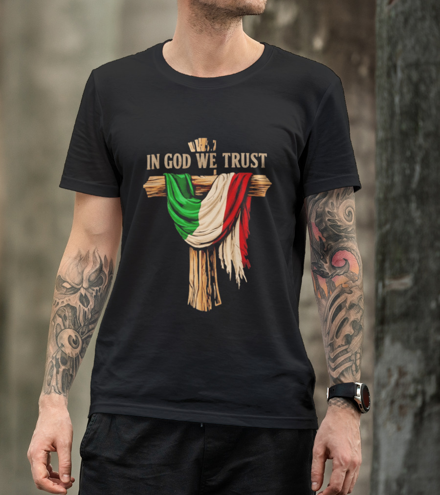 In God We Trust Italian Flag On Cross Jesus Reto T-Shirt