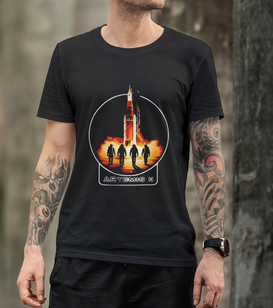 Artemis II Rocket Launch Astronauts And Liftoff T-Shirt