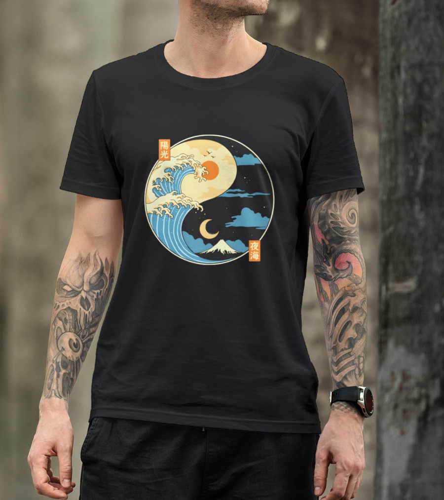 The Great Wave Off Kanagawa And Mount Fuji Yin Yang Sun And Moon Balance T-Shirt