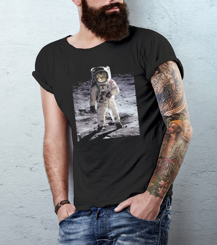 First Space Cat On The Moon Astronaut Suit Moonwalking T-Shirt