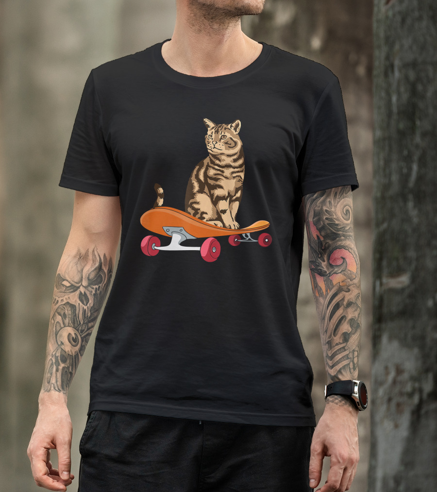 Funny Cat Skateboarding Animal Lover T-Shirt
