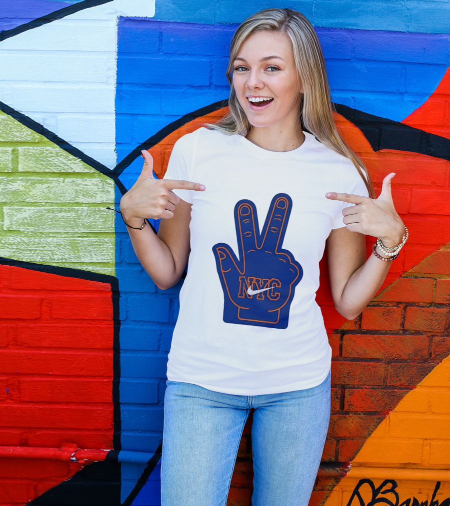 NYC Foam Finger Peace Sign New York Knicks Basketball T-Shirt