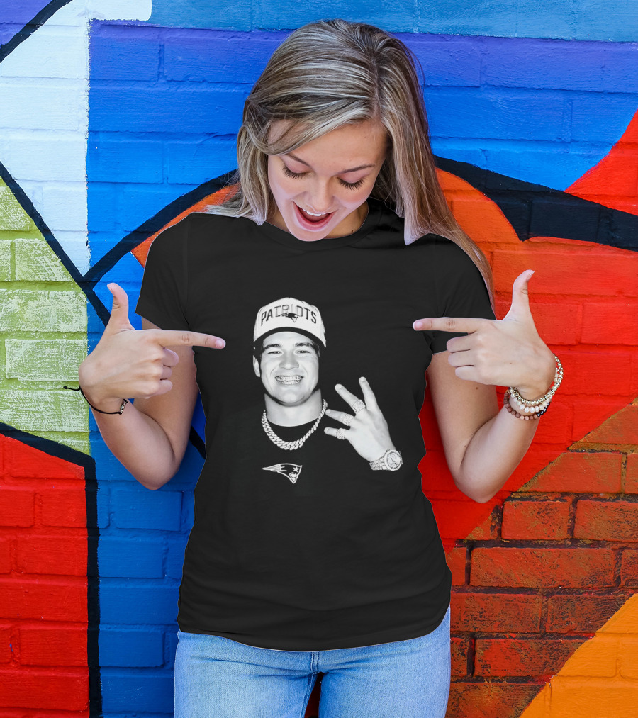 Drake Maye Patriots Cap Rings And Necklace T-Shirt