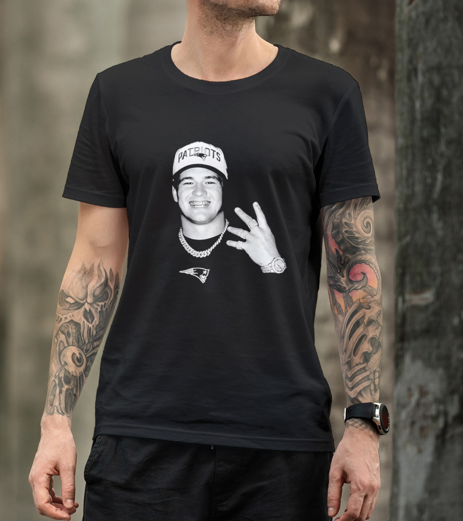 Drake Maye Patriots Cap Rings And Necklace T-Shirt