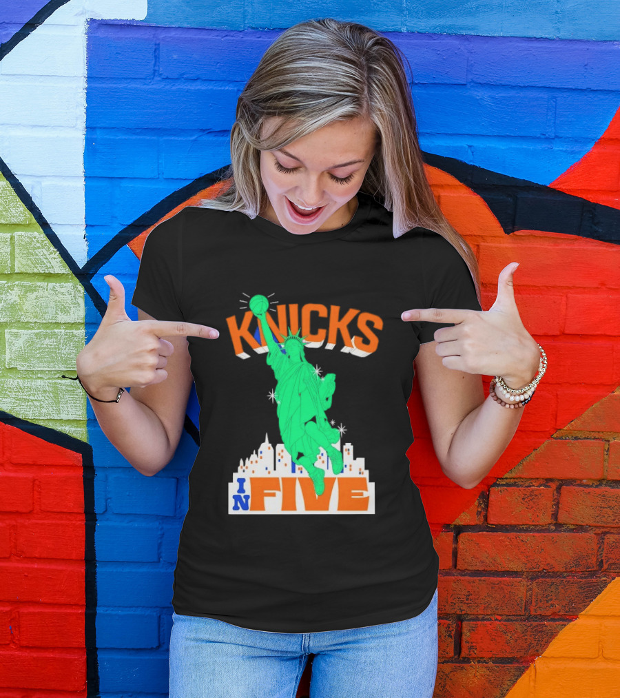 Knicks Statue Of Liberty Dunk In Five Basketball Cartoon Skyline T-Shirt