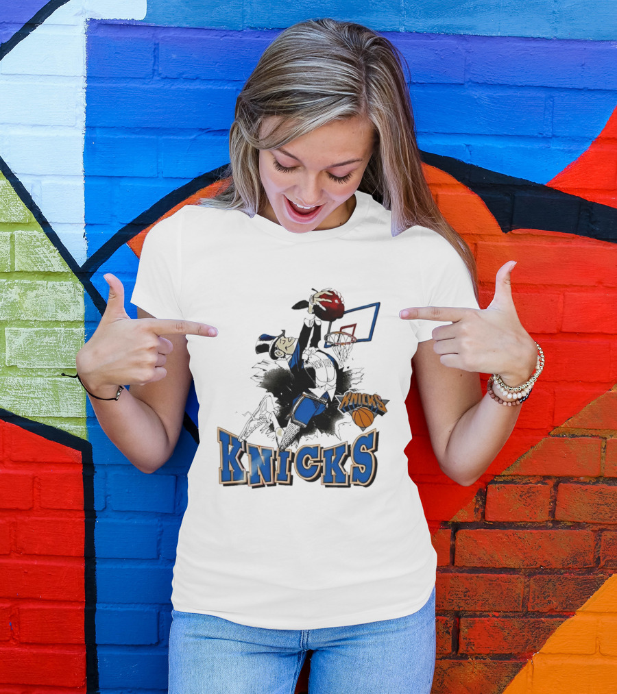 New York Knicks Dunking Red Apple Knicks Text Blue Basketball T-Shirt