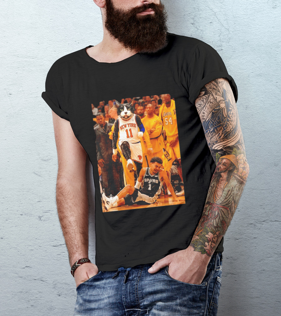 New York Knicks 11 Cat Dunks On Spurs Player Victor Wembanyama With Crowd And Lakers Players T-Shirt