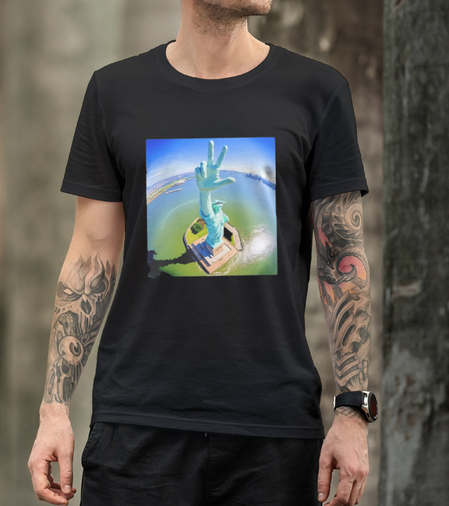 Jalen Brunson Statue Of Liberty Victory Gesture Photo T-Shirt