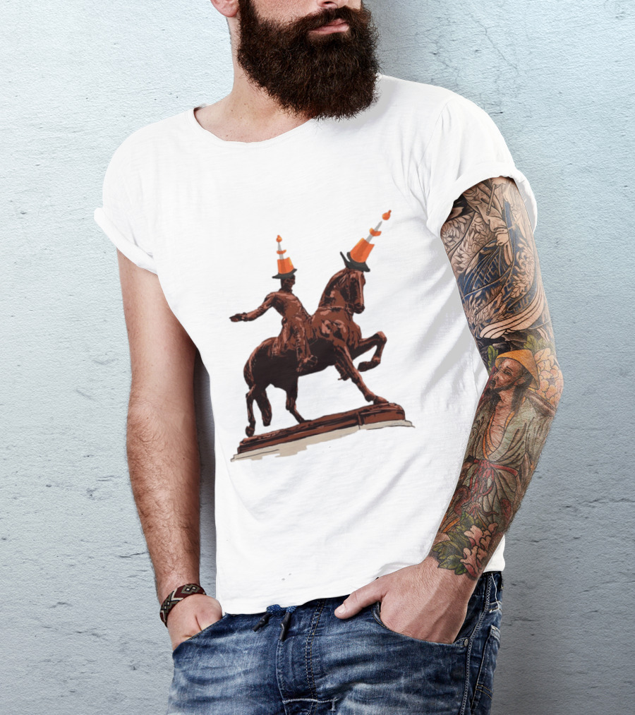 Duke Of Wellington Statue Cone Hat Glasgow Scottish T-Shirt