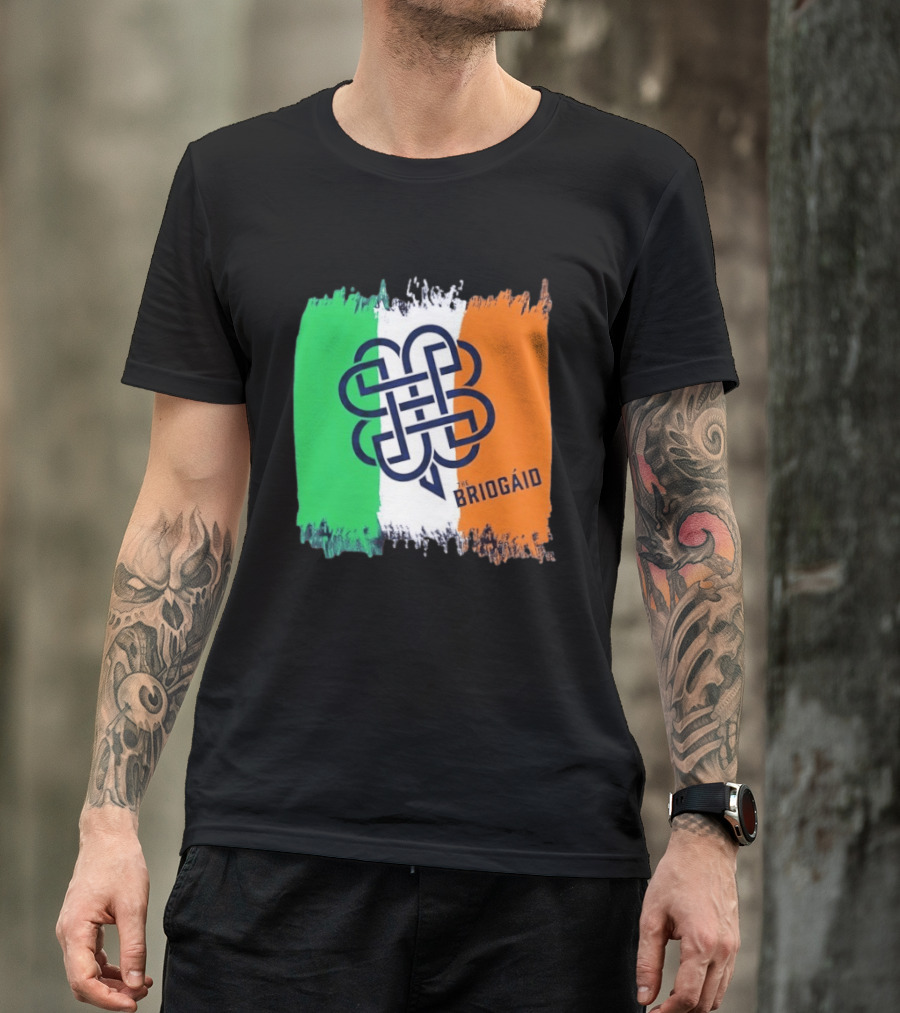 The Briogáid Celtic Knot Irish Flag T-Shirt