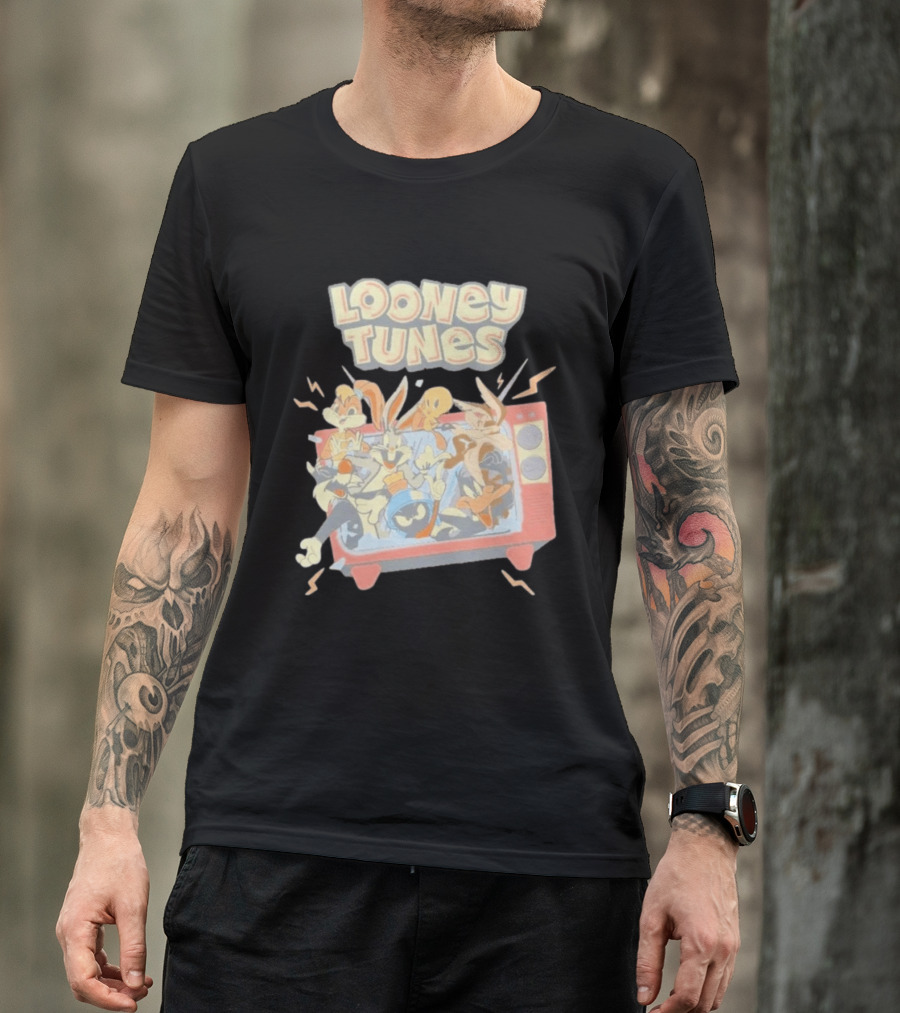 Wbs Shop Looney Tunes Characters In A Retro TV Display T-Shirt