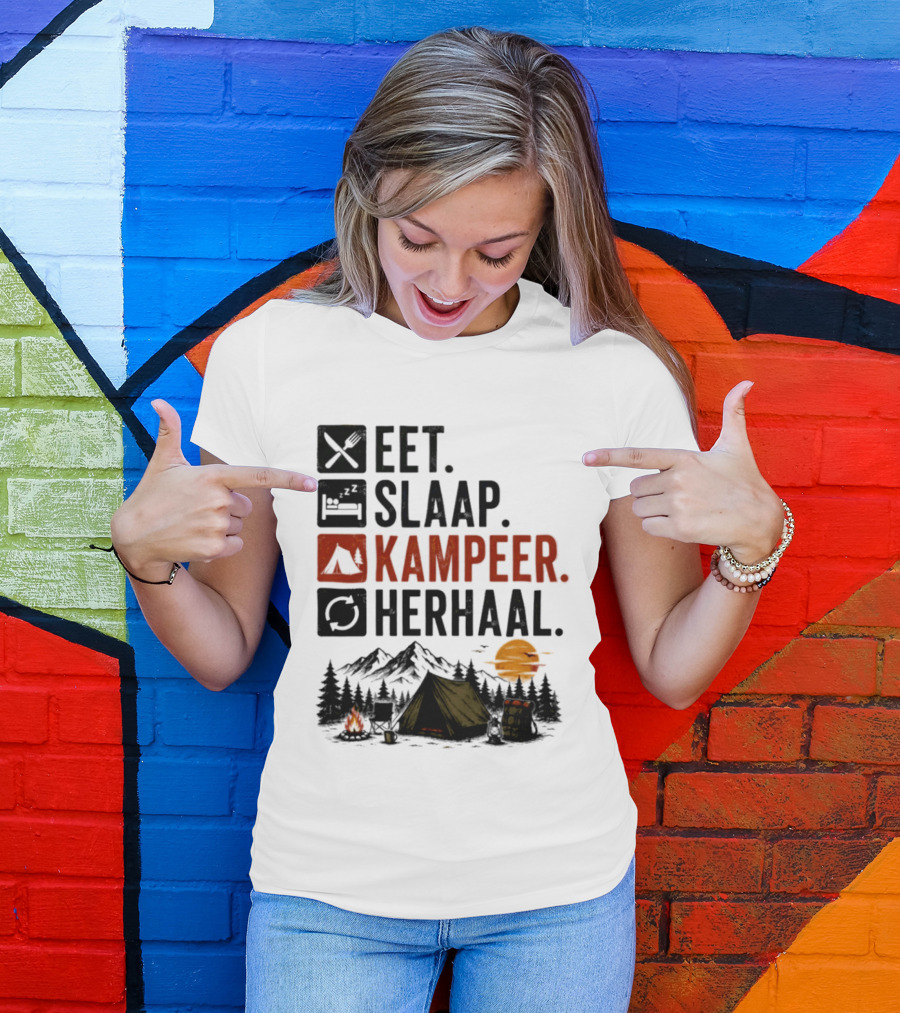 Eet Slaap Kampeer Herhaal Camping Tent Mountains Campfire Sunset T-Shirt