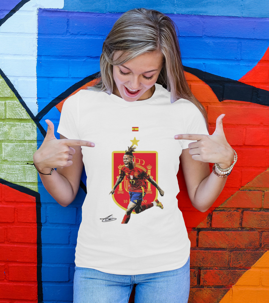 Nico Williams España Número 19 Escudo De La Selección Española Flag T-Shirt