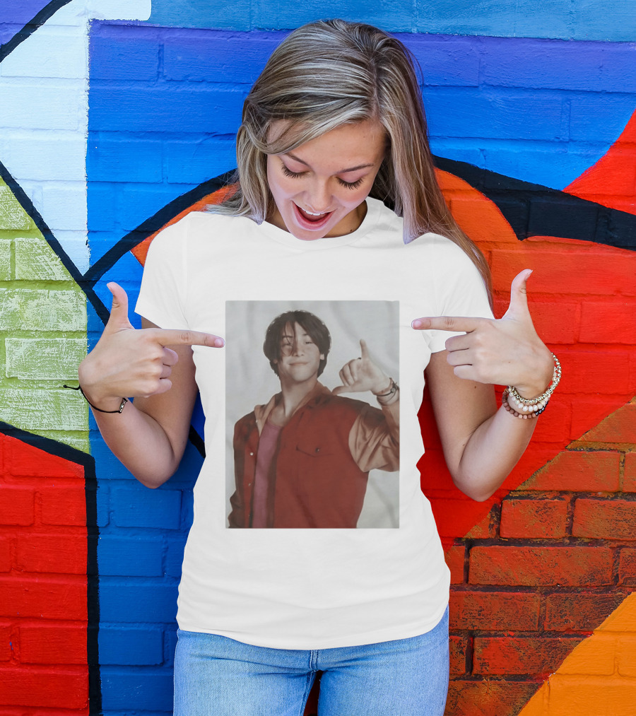 Keanu Reeves Hang Loose 90s Vintage Style Nostalgia Iconic Gesture T-Shirt