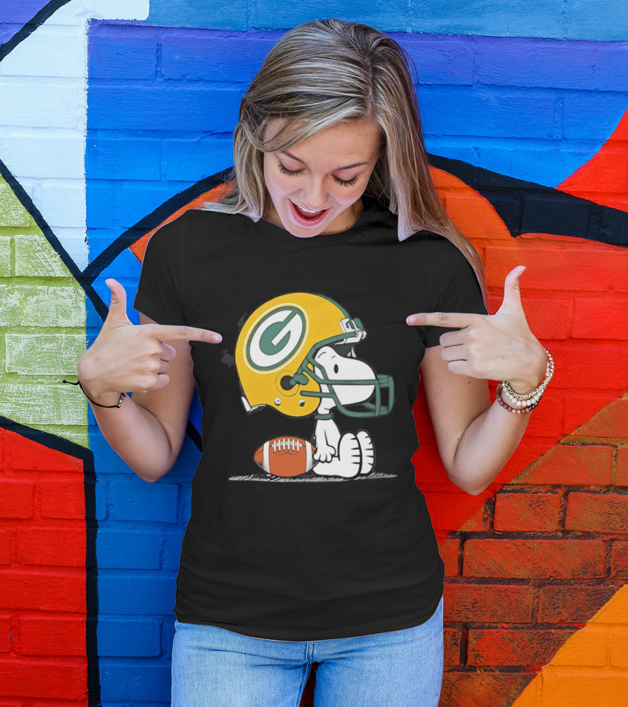 Snoopy Green Bay Packers Football Helmet Collaboration With Peanuts T-Shirt