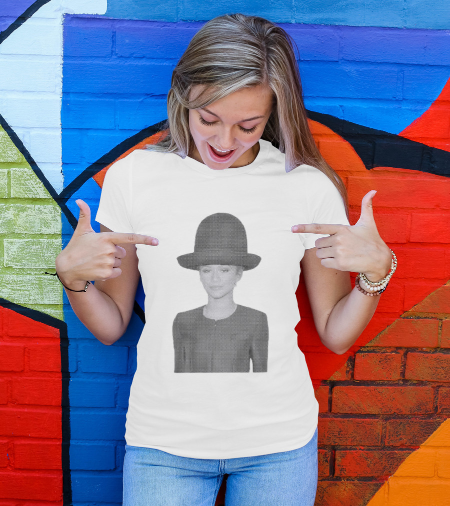 Zendaya Halftone Minimalist Style Fashion Influence T-Shirt