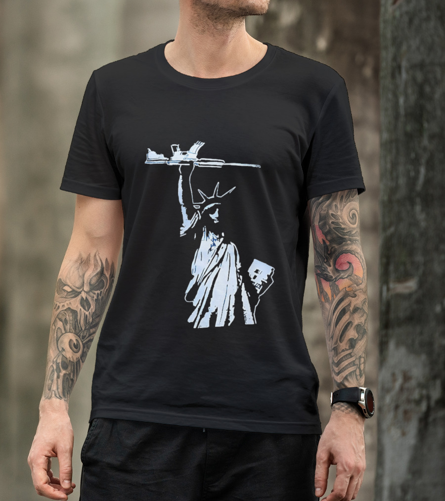 Statue Of Liberty Holding Assault Rifle July 4th Independence T-Shirt