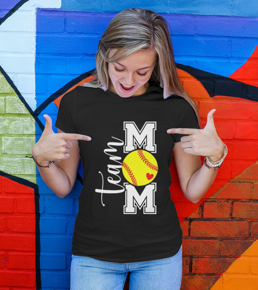 Team Mom Softball Yellow Heart Ball T-Shirt