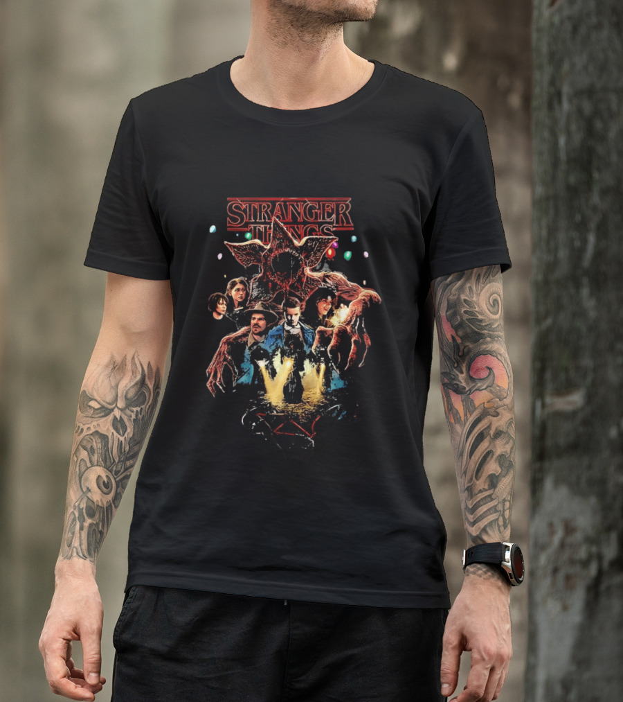 Stranger Things Cast And Demogorgon Ensemble Scene T-Shirt