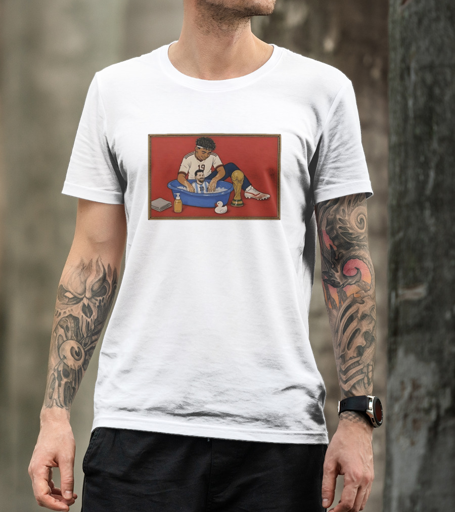 Yamal 19 Bathing Messi In Bathtub With World Cup Trophy T-Shirt