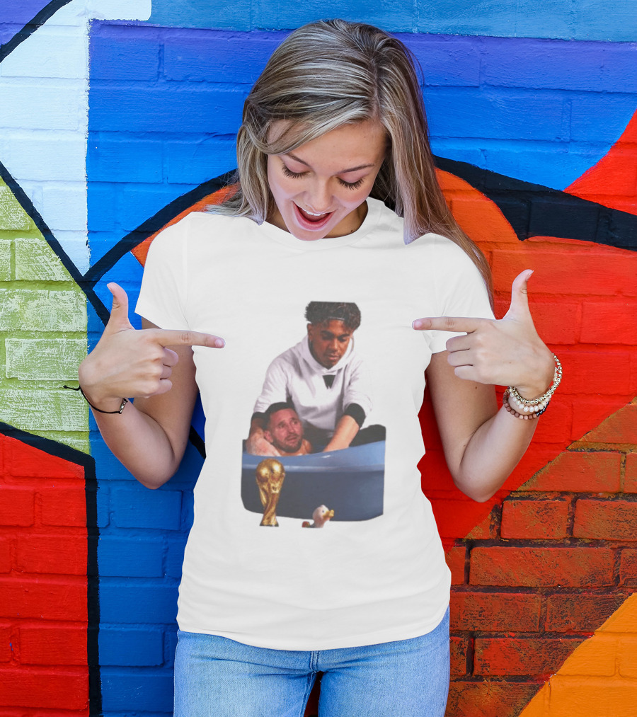 Lamine Yamal Lionel Messi Bathtub Meme World Cup Trophy T-Shirt