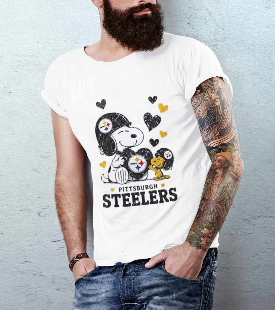 Pittsburgh Steelers Peanuts Snoopy Woodstock Hearts NFL Fan T-Shirt