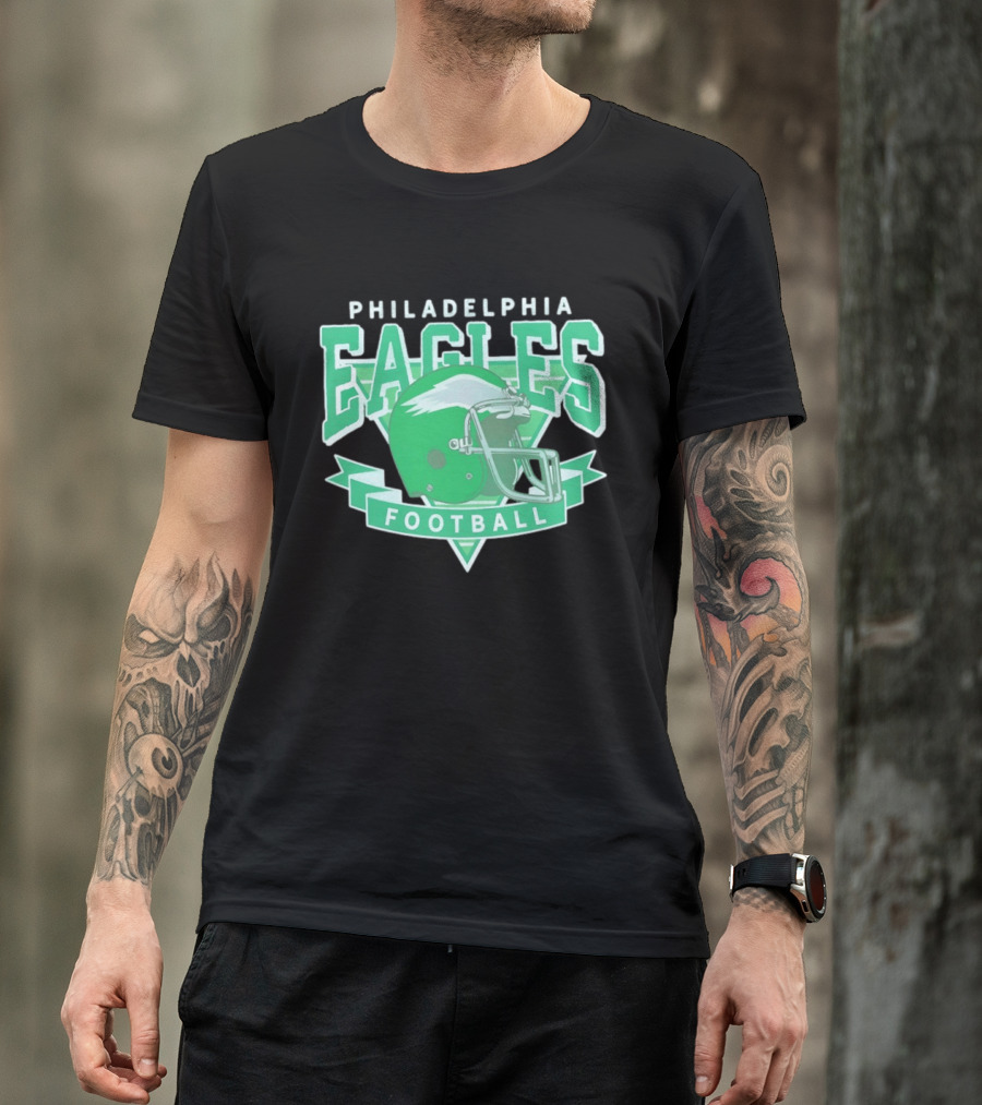 Philadelphia Eagles Helmet Vintage Style Football Fan Gear T-Shirt