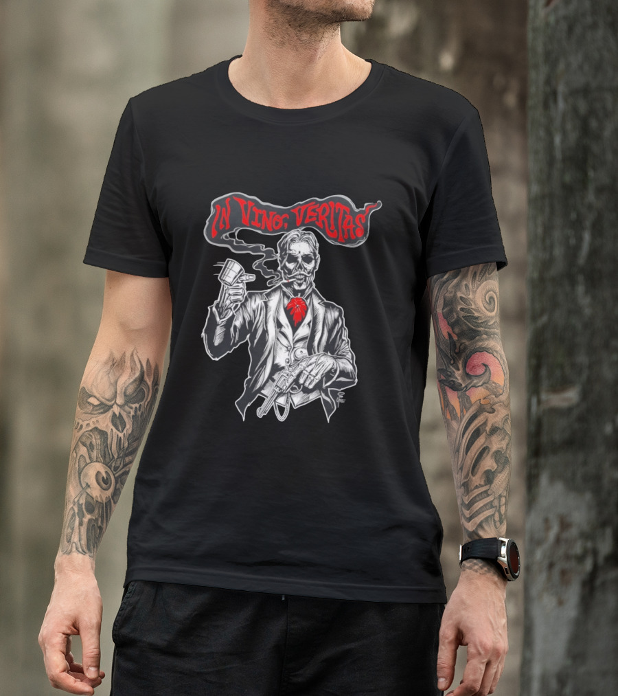 Skeleton Doc Holliday In Vino Veritas Smoking Gun Wine Cup T-Shirt